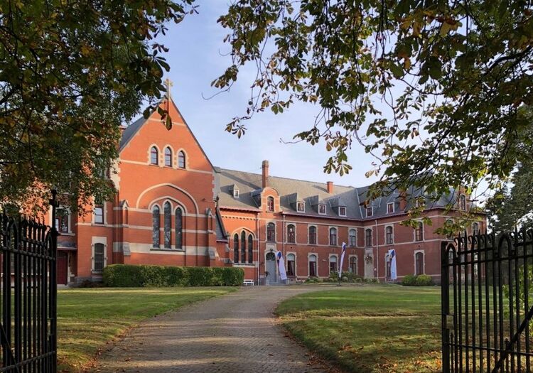 Mundi <br>School |  International Chamber Classics Festival · 2025